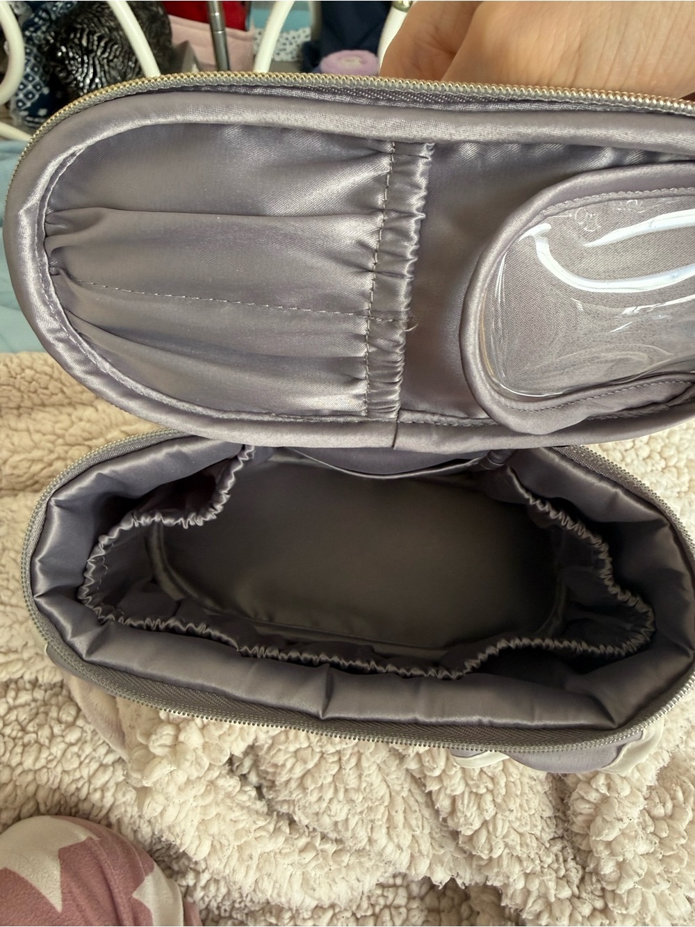 Small travel bags with many compartments inside bundle - Picture 3 of 5